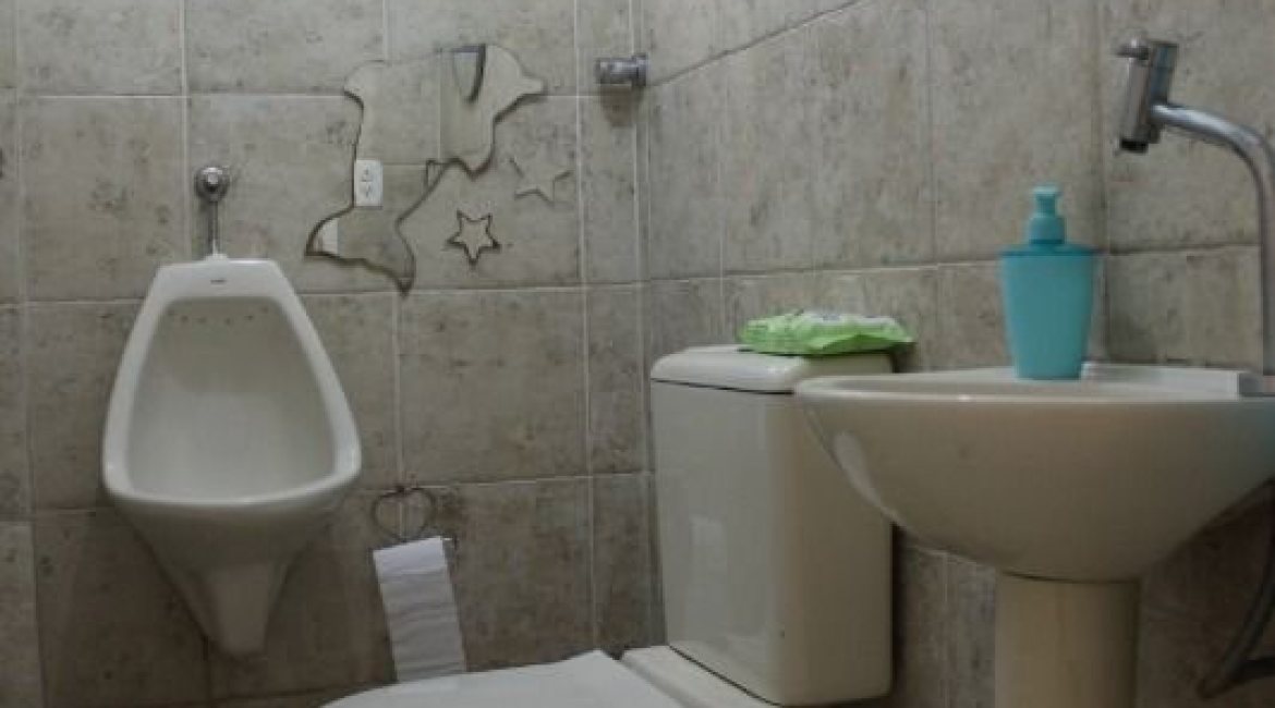 Casa à venda com 354m², 3 dormitórios, 2 suítes, 4 vagas, no bairro Ipanema em Porto Alegre