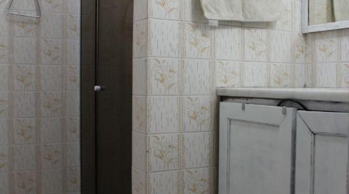 Casa à venda com 354m², 3 dormitórios, 2 suítes, 4 vagas, no bairro Ipanema em Porto Alegre