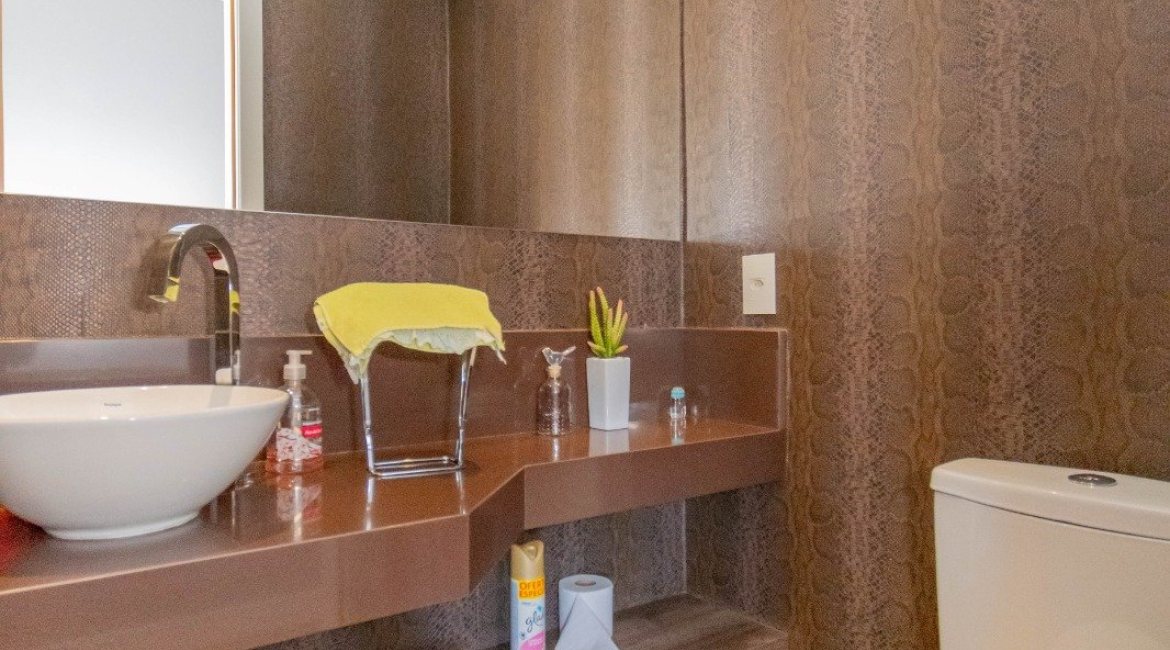  à venda, no bairro  em 