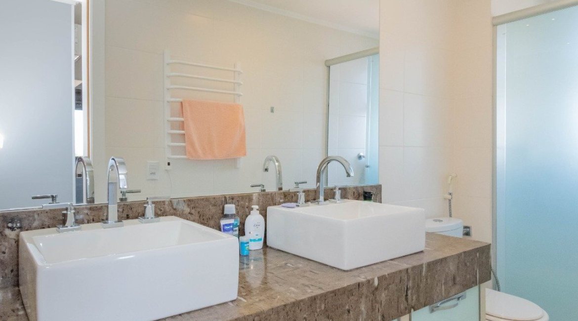  à venda, no bairro  em 