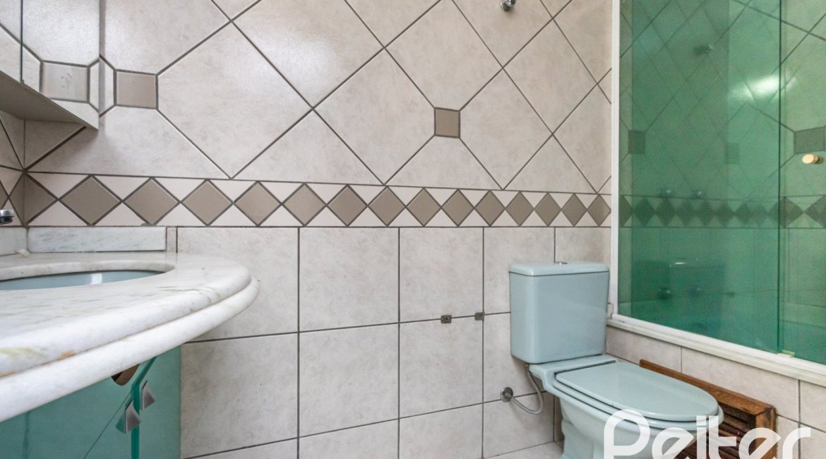 Casa em Condomínio à venda com 135m², 2 dormitórios, 1 suíte, 2 vagas, no bairro Tristeza em PORTO ALEGRE