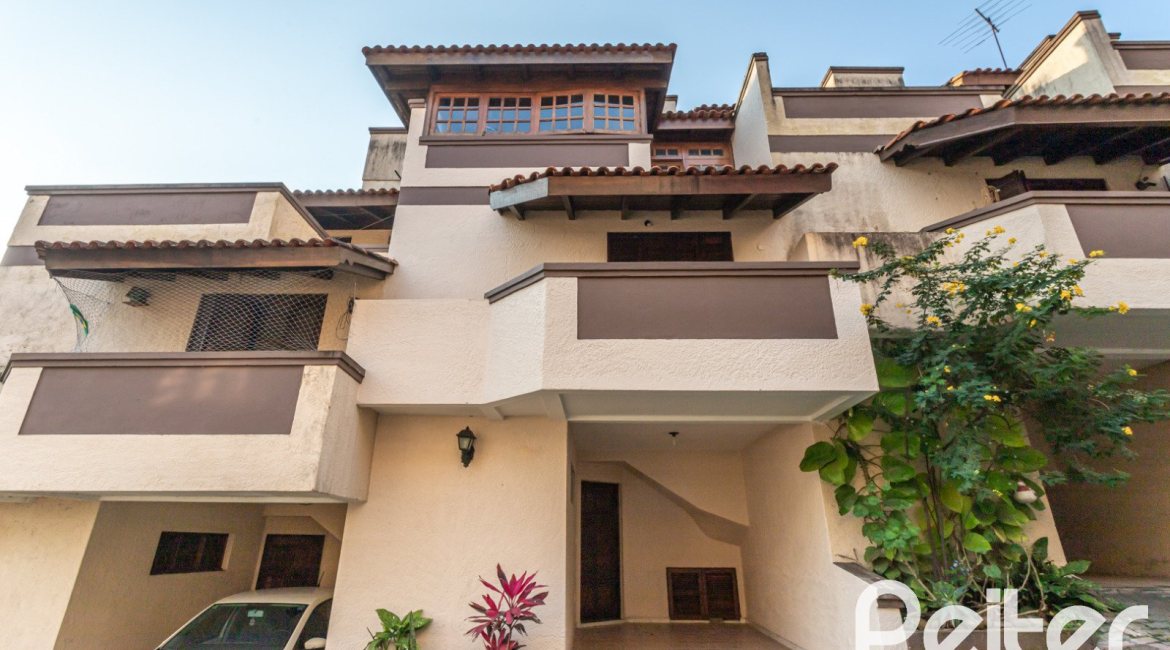 Casa em Condomínio à venda com 135m², 2 dormitórios, 1 suíte, 2 vagas, no bairro Tristeza em PORTO ALEGRE