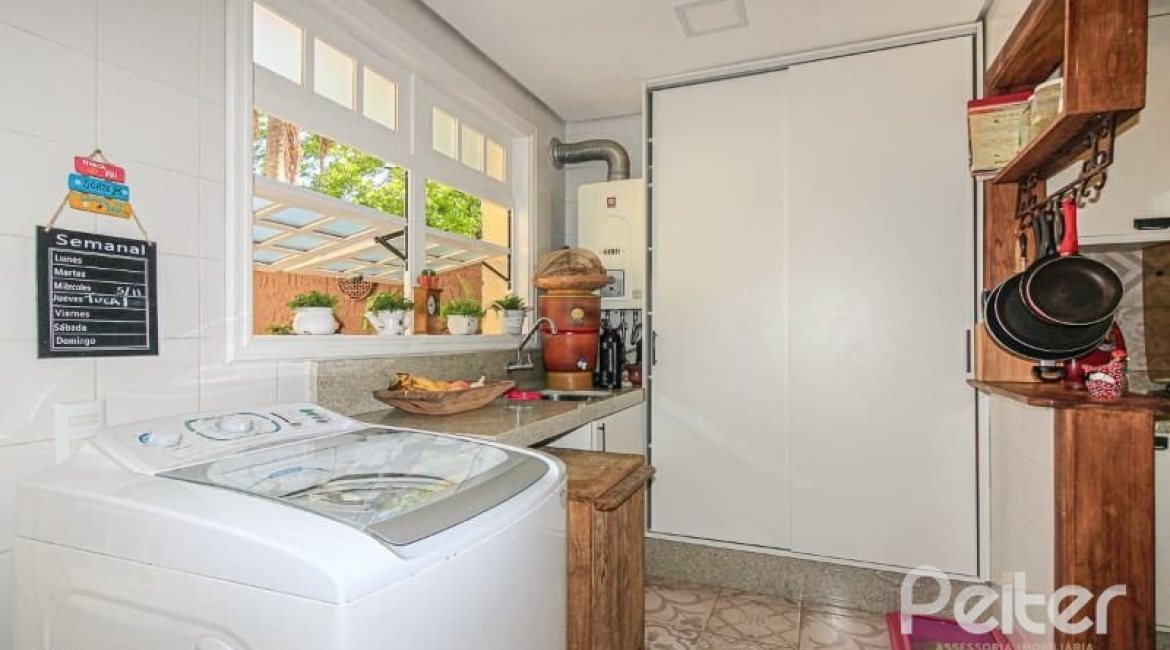 Casa em Condomínio à venda com 191m², 4 dormitórios, 2 suítes, 2 vagas, no bairro Jardim Isabel em Porto Alegre