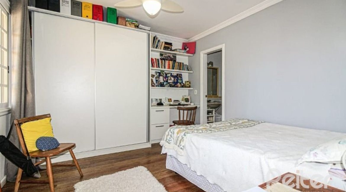 Casa em Condomínio à venda com 191m², 4 dormitórios, 2 suítes, 2 vagas, no bairro Jardim Isabel em Porto Alegre