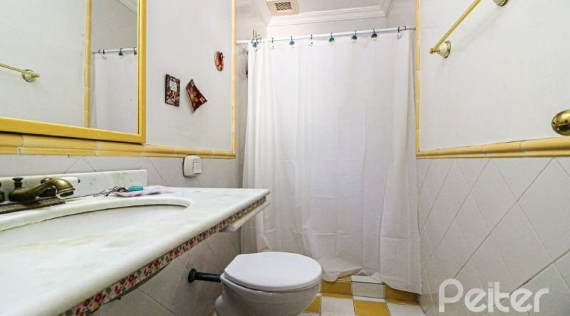 Casa em Condomínio à venda com 191m², 4 dormitórios, 2 suítes, 2 vagas, no bairro Jardim Isabel em Porto Alegre