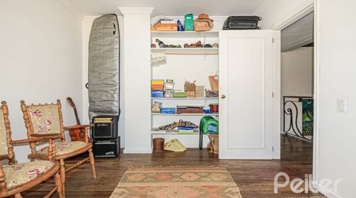 Casa em Condomínio à venda com 191m², 4 dormitórios, 2 suítes, 2 vagas, no bairro Jardim Isabel em Porto Alegre