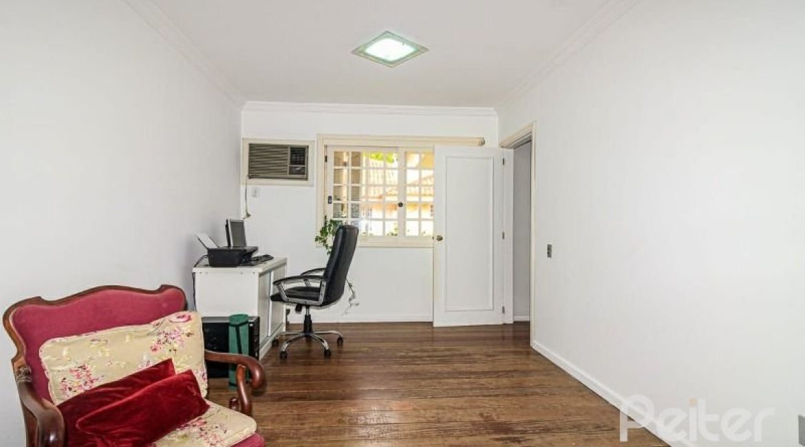 Casa em Condomínio à venda com 191m², 4 dormitórios, 2 suítes, 2 vagas, no bairro Jardim Isabel em Porto Alegre