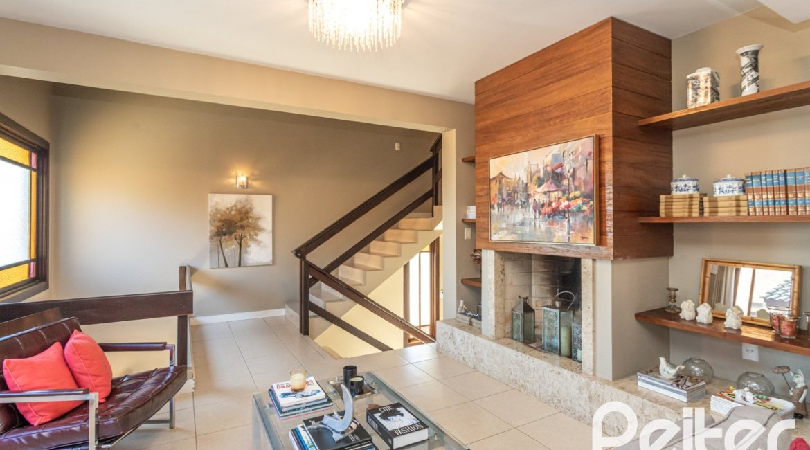 Casa em Condomínio à venda com 275m², 3 dormitórios, 1 suíte, 2 vagas, no bairro Tristeza em Porto Alegre