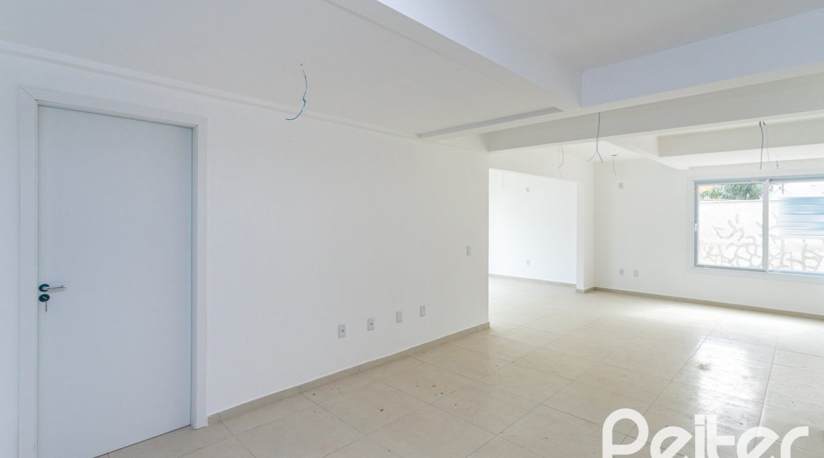 Casa em Condomínio à venda com 225m², 3 dormitórios, 3 suítes, 3 vagas, no bairro Hipica em PORTO ALEGRE