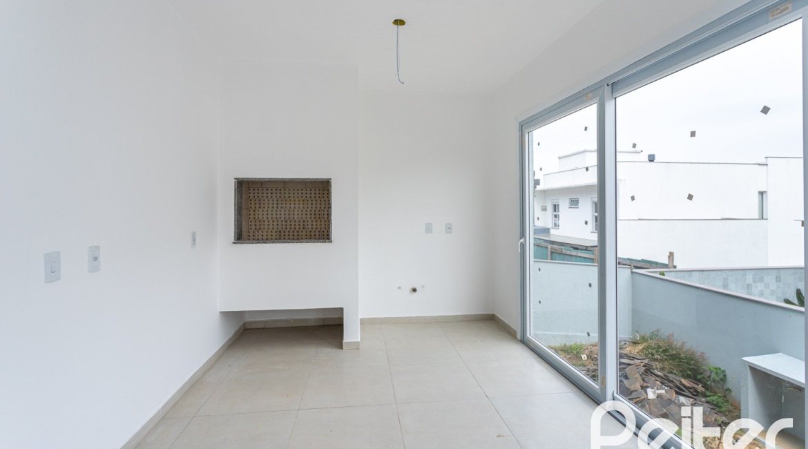 Casa em Condomínio à venda com 225m², 3 dormitórios, 3 suítes, 3 vagas, no bairro Hipica em PORTO ALEGRE