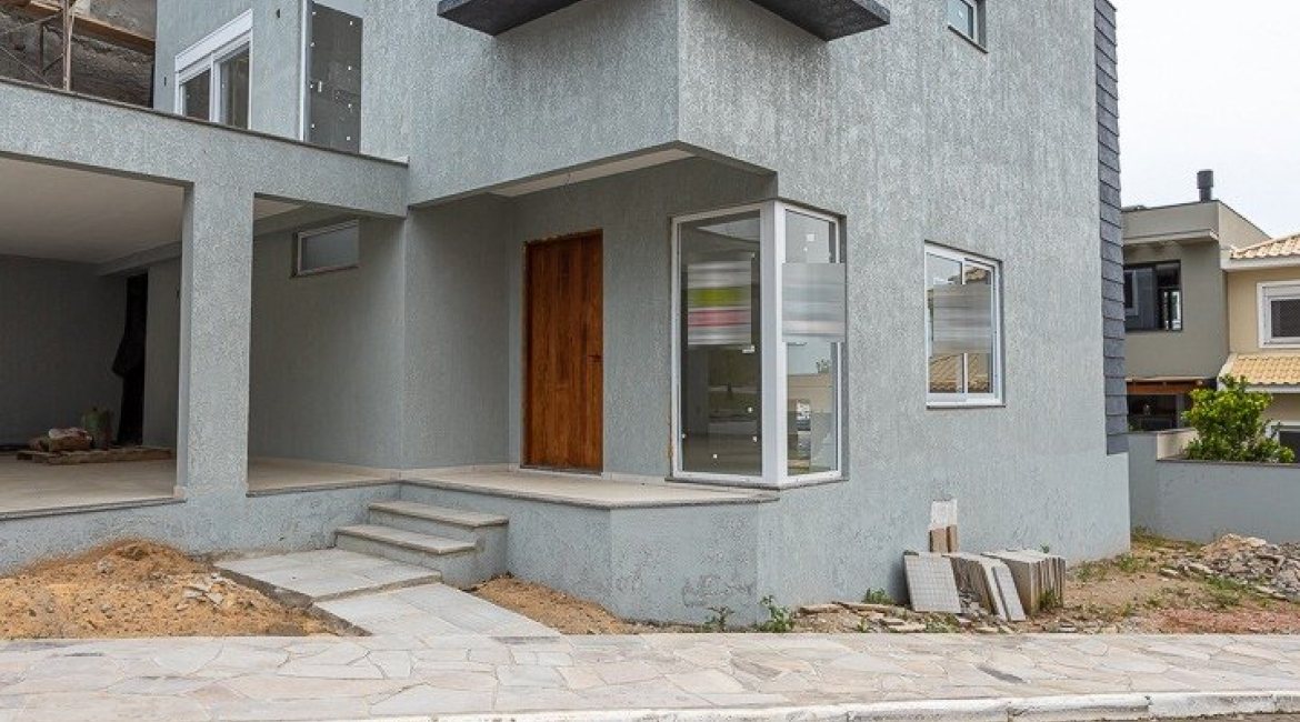 Casa em Condomínio à venda com 225m², 3 dormitórios, 3 suítes, 3 vagas, no bairro Hipica em PORTO ALEGRE
