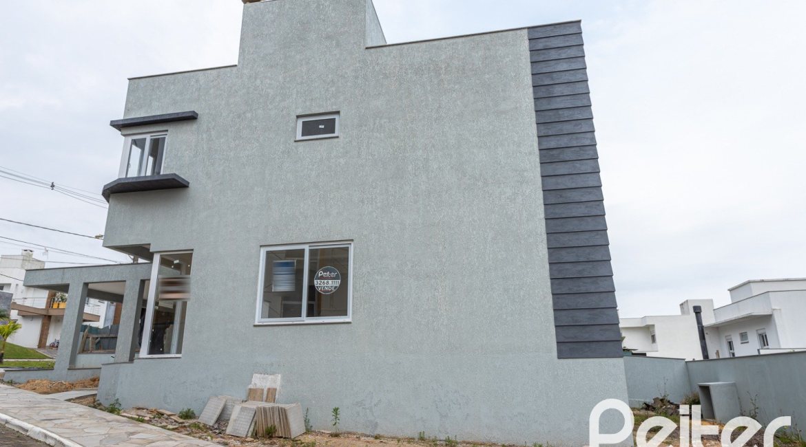 Casa em Condomínio à venda com 225m², 3 dormitórios, 3 suítes, 3 vagas, no bairro Hipica em PORTO ALEGRE