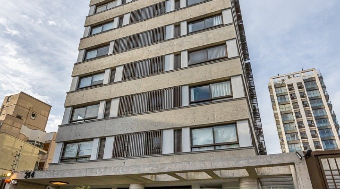 Apartamento à venda com 110m², 3 dormitórios, 3 suítes, 2 vagas, no bairro Menino Deus em Porto Alegre