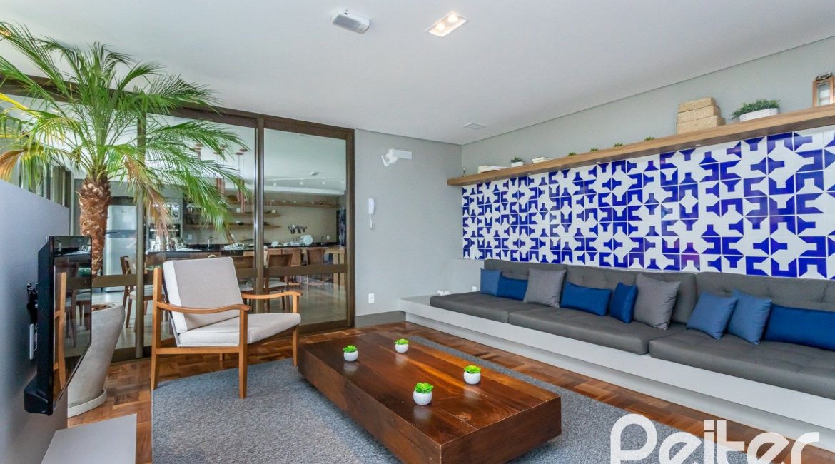 Apartamento à venda com 110m², 3 dormitórios, 3 suítes, 2 vagas, no bairro Menino Deus em Porto Alegre