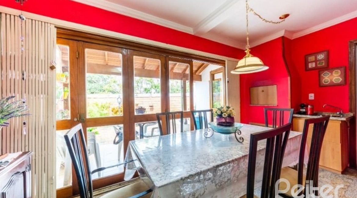 Casa em Condomínio à venda com 160m², 3 dormitórios, 1 suíte, 2 vagas, no bairro Ipanema em PORTO ALEGRE