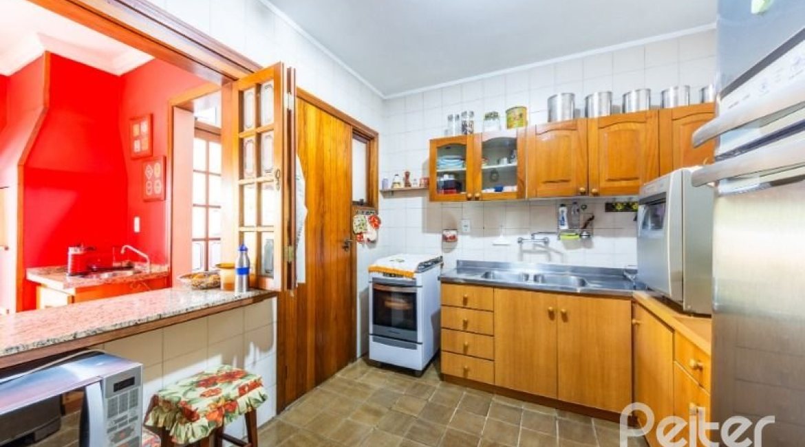 Casa em Condomínio à venda com 160m², 3 dormitórios, 1 suíte, 2 vagas, no bairro Ipanema em PORTO ALEGRE