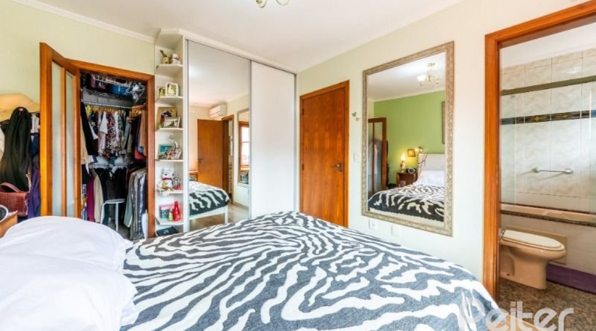 Casa em Condomínio à venda com 160m², 3 dormitórios, 1 suíte, 2 vagas, no bairro Ipanema em PORTO ALEGRE