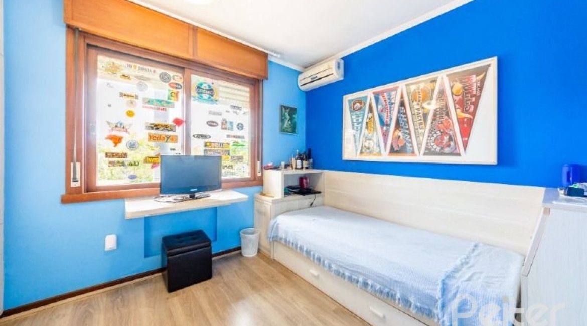 Casa em Condomínio à venda com 160m², 3 dormitórios, 1 suíte, 2 vagas, no bairro Ipanema em PORTO ALEGRE