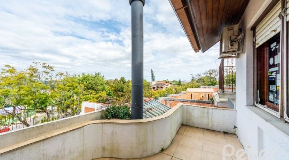 Casa em Condomínio à venda com 160m², 3 dormitórios, 1 suíte, 2 vagas, no bairro Ipanema em PORTO ALEGRE