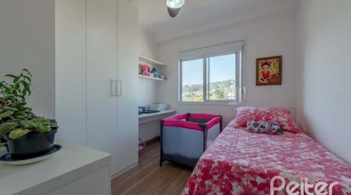 Apartamento à venda com 69m², 2 dormitórios, 1 suíte, 2 vagas, no bairro Tristeza em Porto Alegre