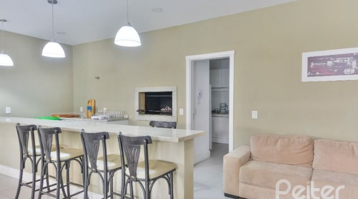 Apartamento à venda com 69m², 2 dormitórios, 1 suíte, 2 vagas, no bairro Tristeza em Porto Alegre