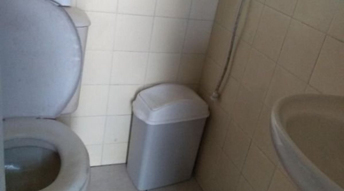 Casa à venda com 365m², 3 dormitórios, 1 suíte, 4 vagas, no bairro Vila Assunção em Porto Alegre