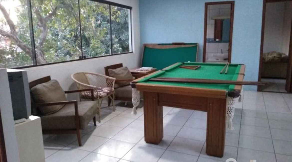 Casa à venda com 365m², 3 dormitórios, 1 suíte, 4 vagas, no bairro Vila Assunção em Porto Alegre