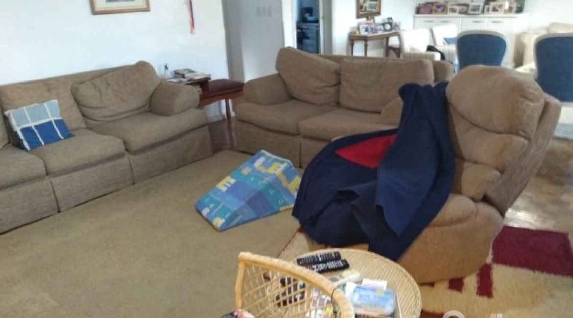 Casa à venda com 365m², 3 dormitórios, 1 suíte, 4 vagas, no bairro Vila Assunção em Porto Alegre