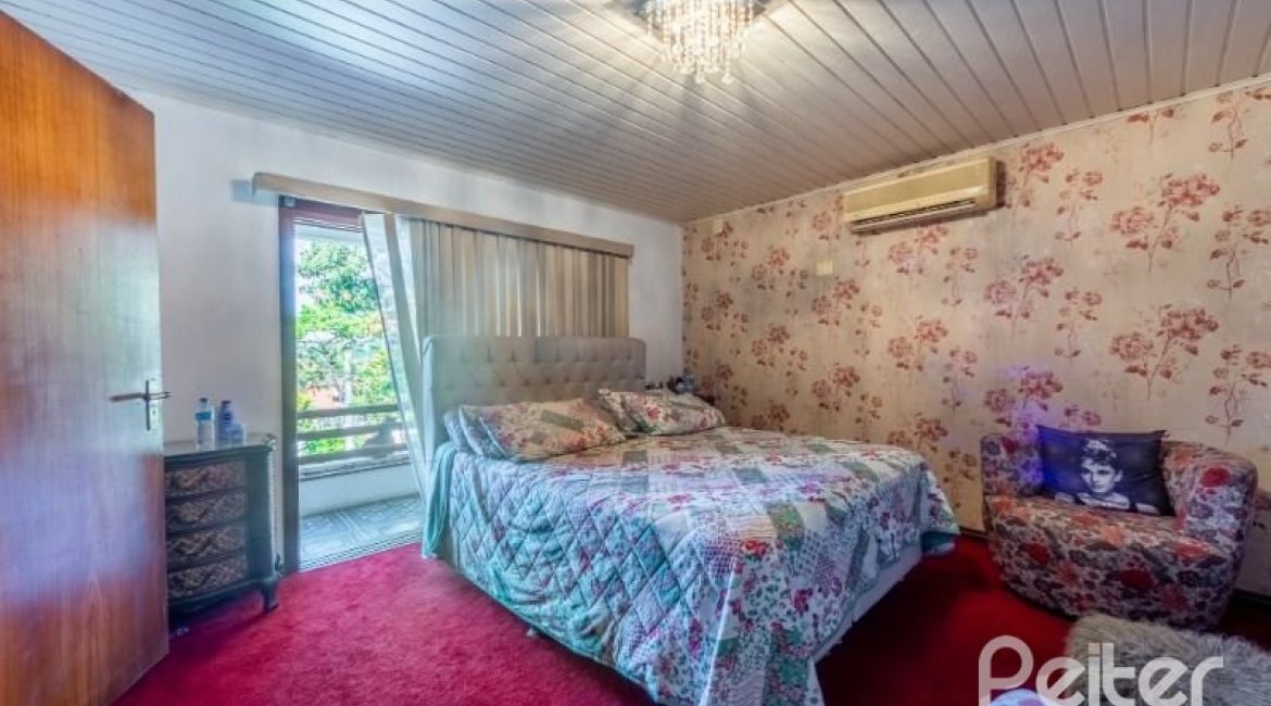 Casa em Condomínio à venda com 400m², 3 dormitórios, 1 suíte, 6 vagas, no bairro Cavalhada em PORTO ALEGRE