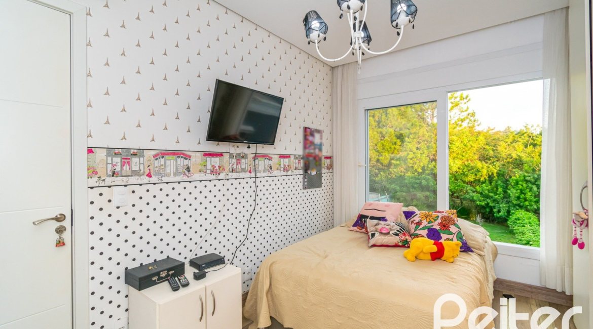 Casa em Condomínio à venda com 220m², 4 dormitórios, 4 suítes, 2 vagas, no bairro Terra Ville em PORTO ALEGRE