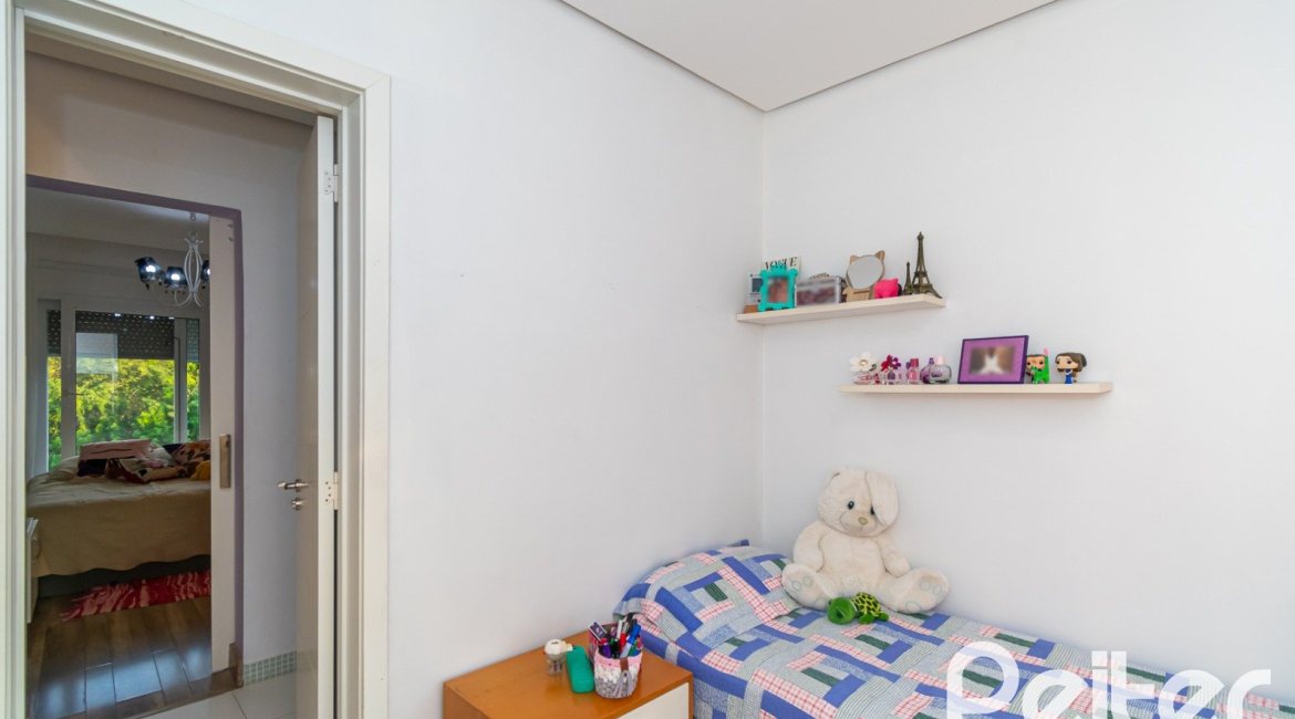 Casa em Condomínio à venda com 220m², 4 dormitórios, 4 suítes, 2 vagas, no bairro Terra Ville em PORTO ALEGRE