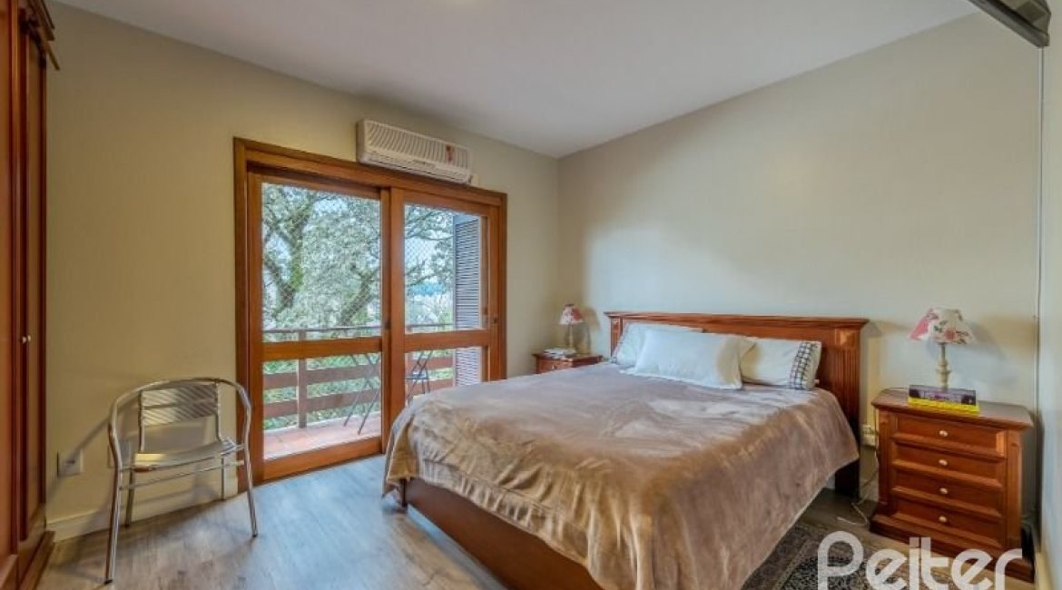 Apartamento à venda com 157m², 3 dormitórios, 1 suíte, 2 vagas, no bairro Tristeza em PORTO ALEGRE