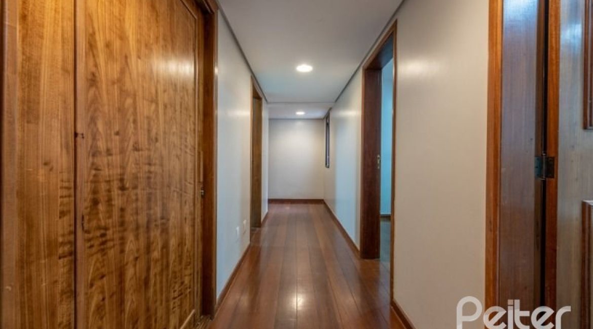 Apartamento à venda com 157m², 3 dormitórios, 1 suíte, 2 vagas, no bairro Tristeza em PORTO ALEGRE