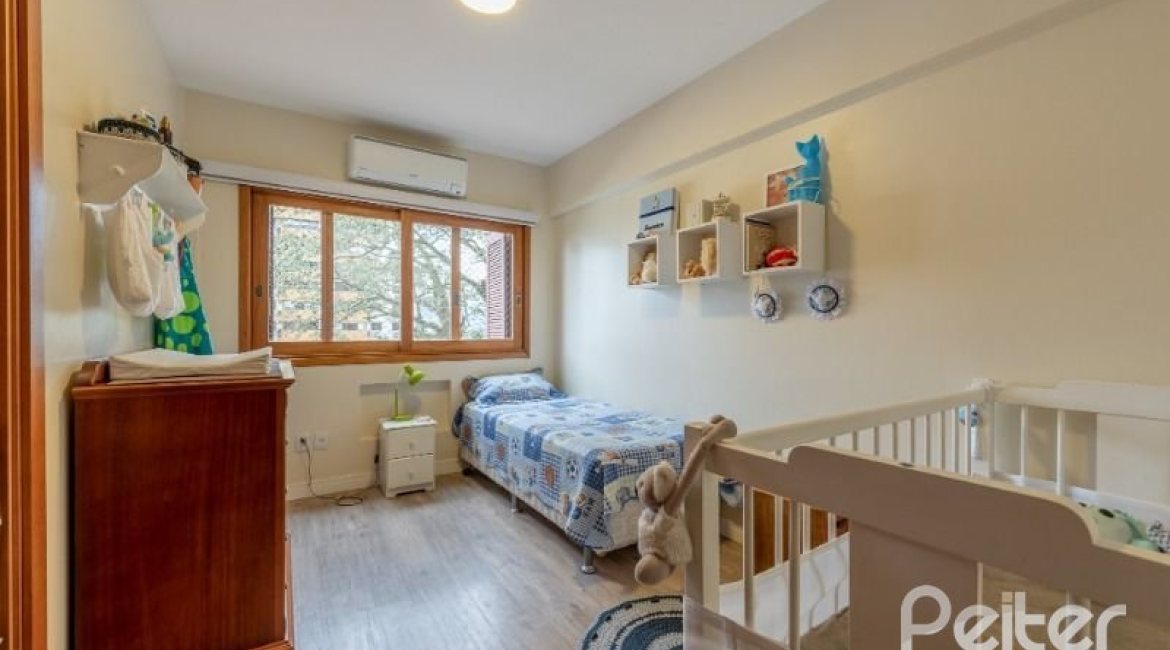 Apartamento à venda com 157m², 3 dormitórios, 1 suíte, 2 vagas, no bairro Tristeza em PORTO ALEGRE