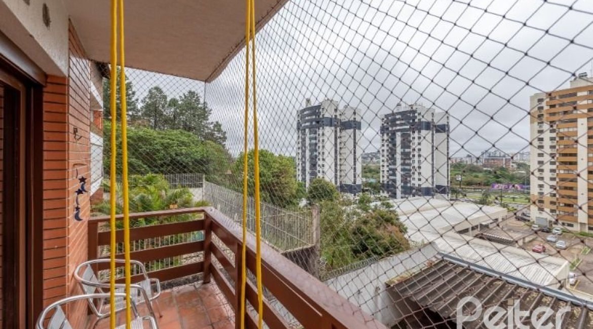 Apartamento à venda com 157m², 3 dormitórios, 1 suíte, 2 vagas, no bairro Tristeza em PORTO ALEGRE