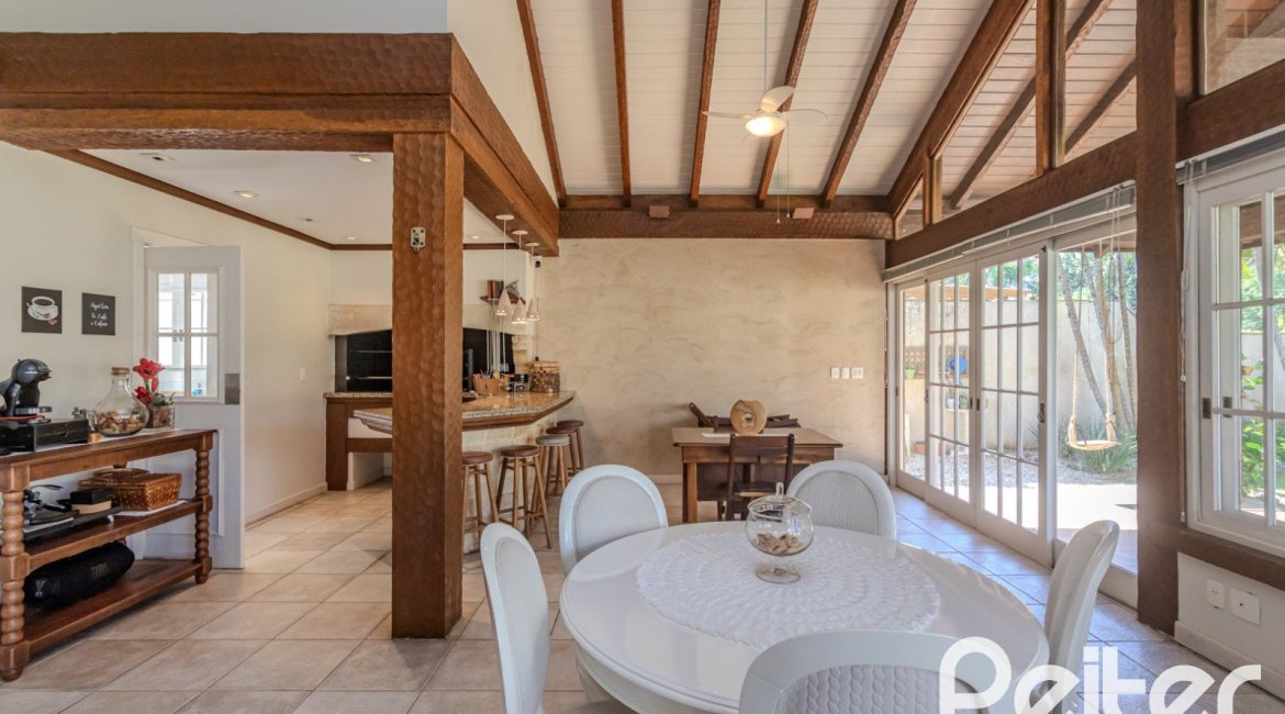 Casa em Condomínio à venda com 400m², 3 dormitórios, 3 suítes, 2 vagas, no bairro Terra Ville em Porto Alegre