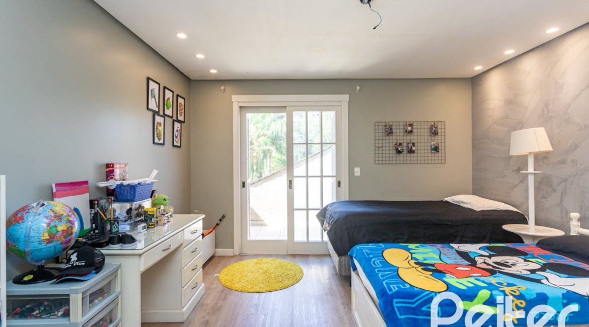 Casa em Condomínio à venda com 400m², 3 dormitórios, 3 suítes, 2 vagas, no bairro Terra Ville em Porto Alegre