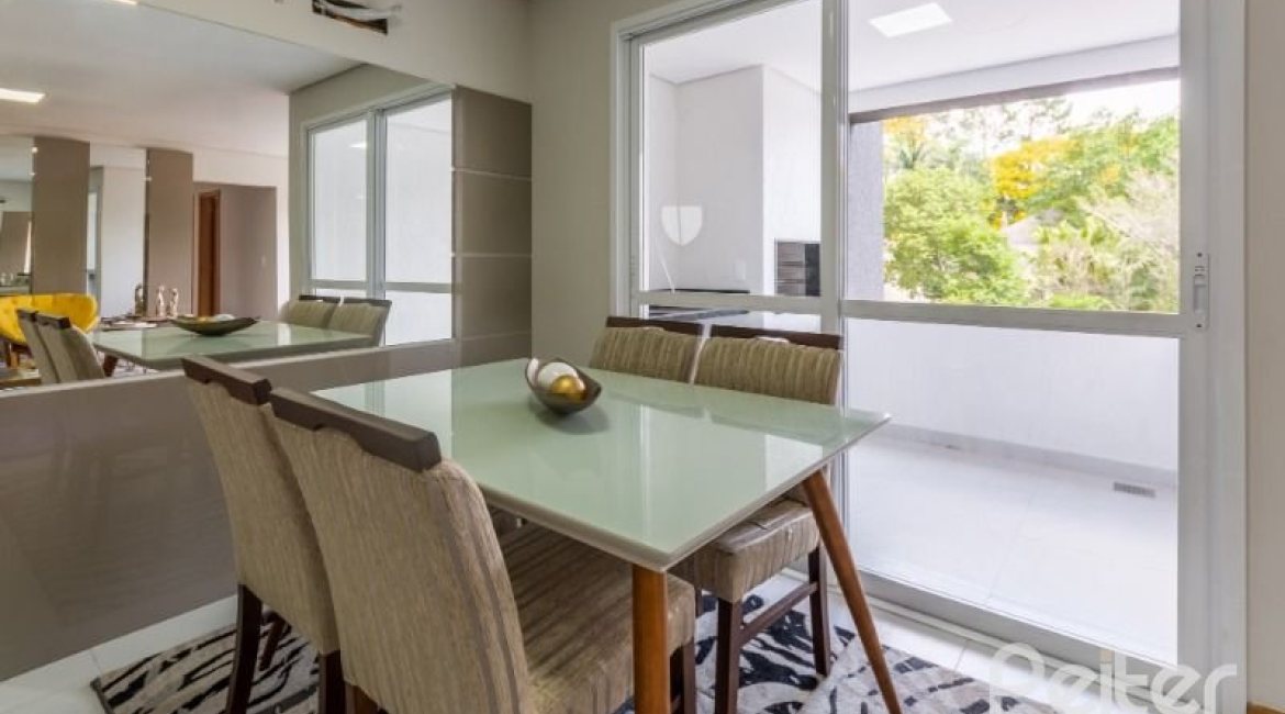 Apartamento à venda com 103m², 3 dormitórios, 1 suíte, 2 vagas, no bairro Cristal em Porto Alegre