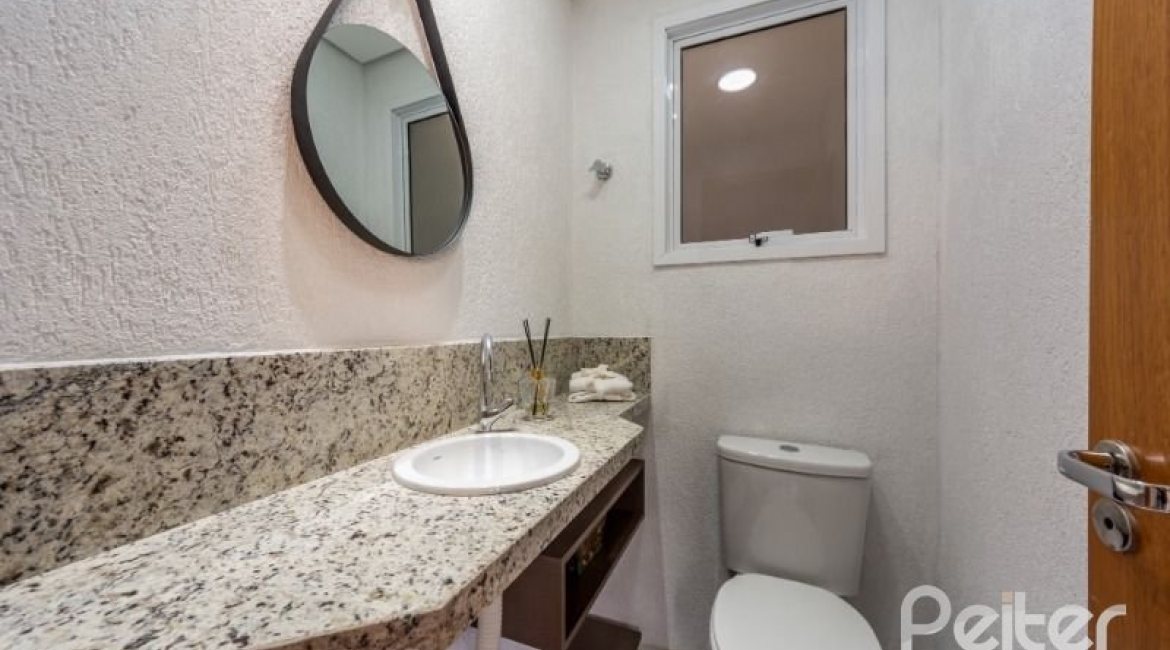 Apartamento à venda com 103m², 3 dormitórios, 1 suíte, 2 vagas, no bairro Cristal em Porto Alegre