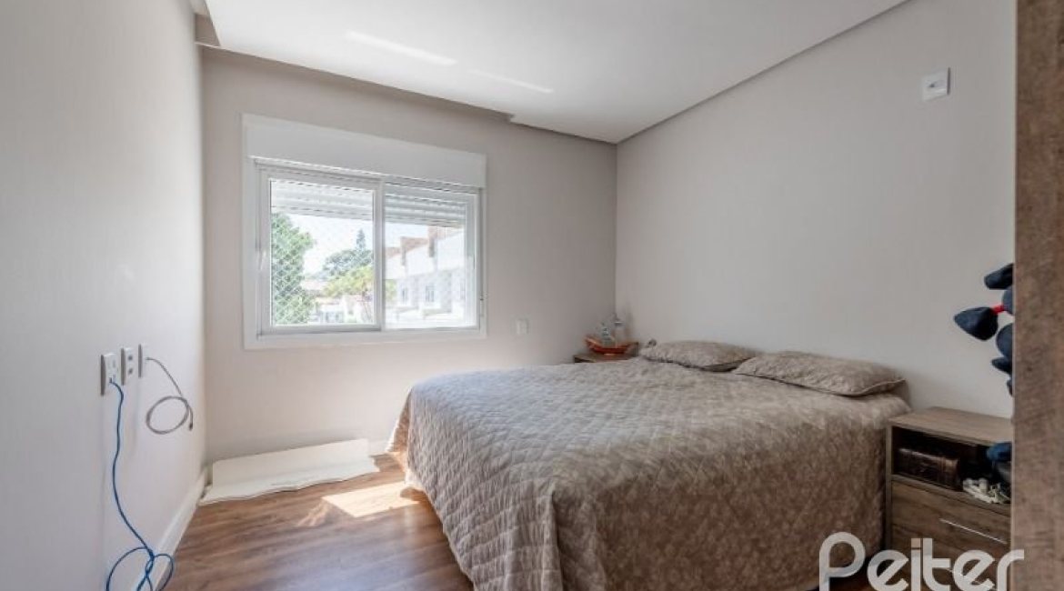 Casa em Condomínio à venda com 283m², 4 dormitórios, 1 suíte, 2 vagas, no bairro Jardim Isabel em Porto Alegre