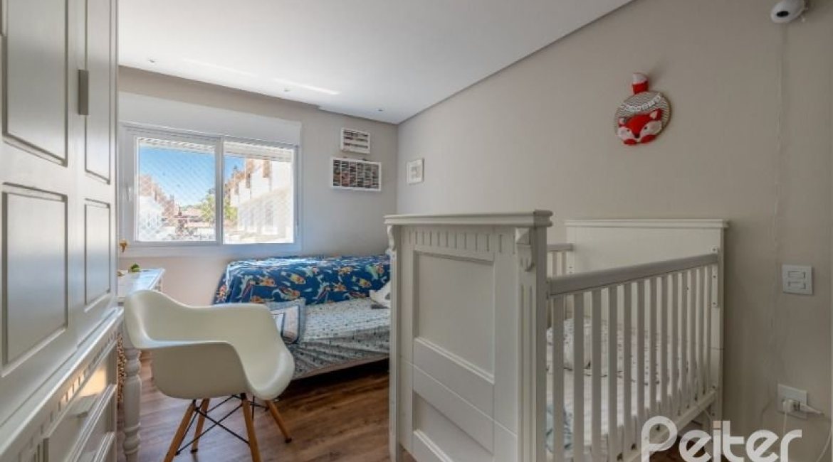 Casa em Condomínio à venda com 283m², 4 dormitórios, 1 suíte, 2 vagas, no bairro Jardim Isabel em Porto Alegre