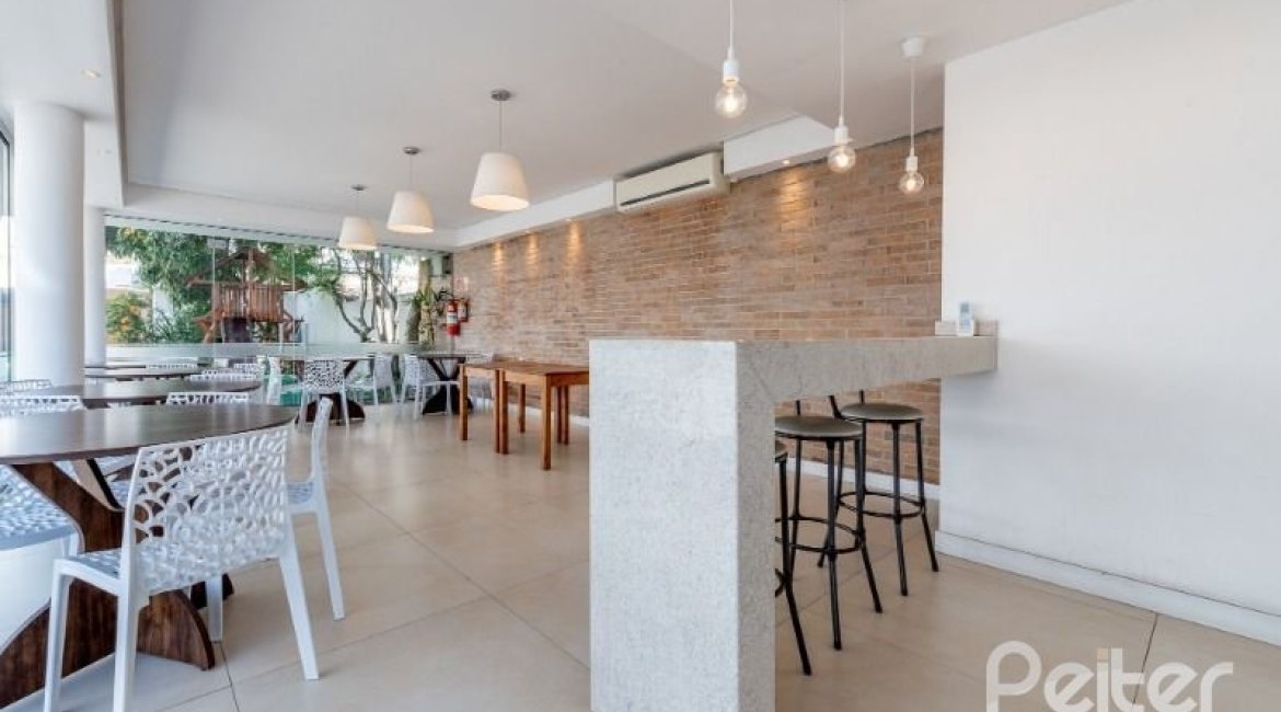 Casa em Condomínio à venda com 283m², 4 dormitórios, 1 suíte, 2 vagas, no bairro Jardim Isabel em Porto Alegre