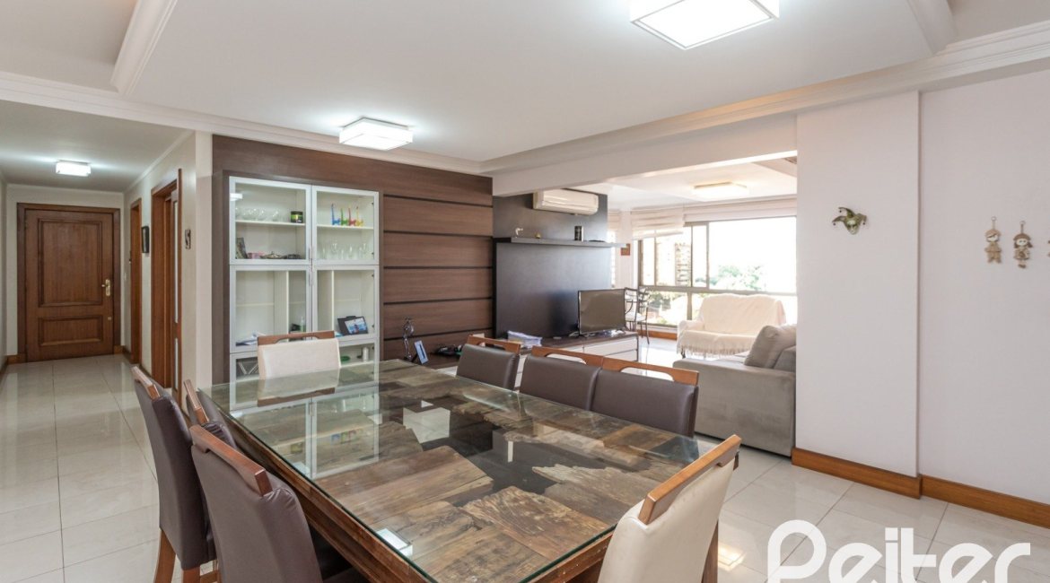 Apartamento à venda com 154m², 3 dormitórios, 1 suíte, 2 vagas, no bairro Tristeza em PORTO ALEGRE