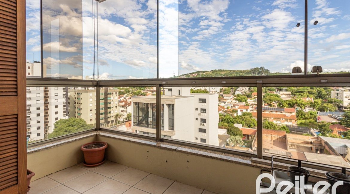 Apartamento à venda com 154m², 3 dormitórios, 1 suíte, 2 vagas, no bairro Tristeza em PORTO ALEGRE