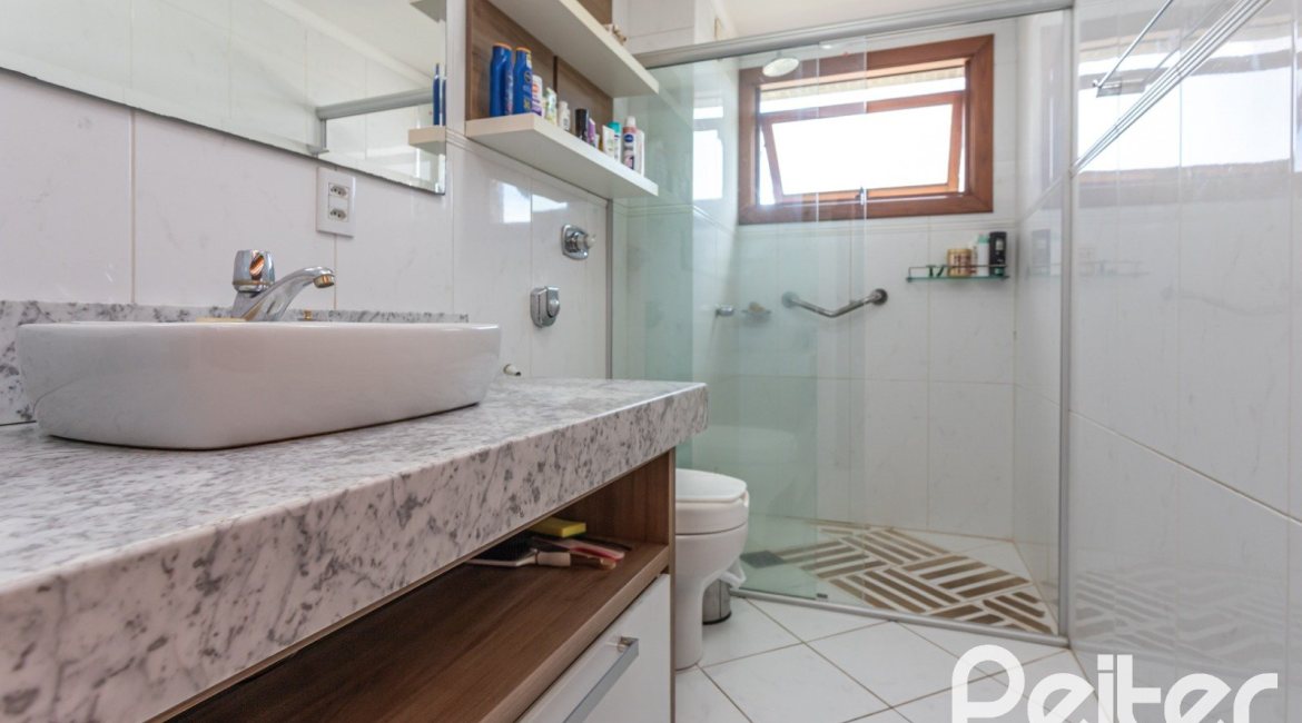 Apartamento à venda com 154m², 3 dormitórios, 1 suíte, 2 vagas, no bairro Tristeza em PORTO ALEGRE