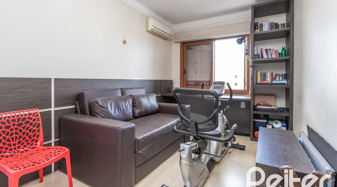 Apartamento à venda com 154m², 3 dormitórios, 1 suíte, 2 vagas, no bairro Tristeza em PORTO ALEGRE