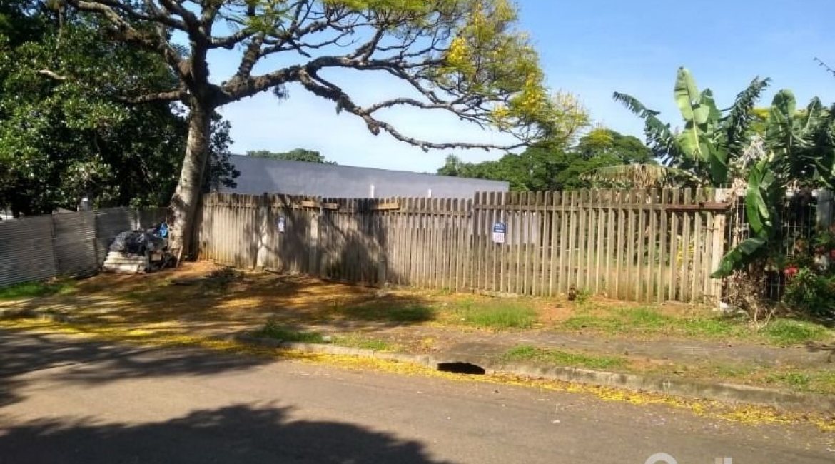 Terreno à venda, no bairro Cristal em Porto Alegre