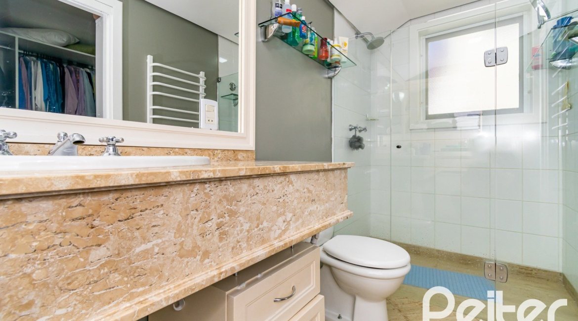Casa à venda com 413m², 3 dormitórios, 3 suítes, 4 vagas, no bairro Sétimo Céu em Porto Alegre