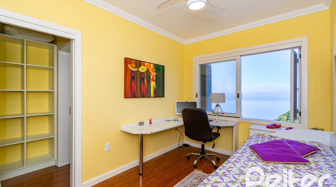 Casa à venda com 413m², 3 dormitórios, 3 suítes, 4 vagas, no bairro Sétimo Céu em Porto Alegre