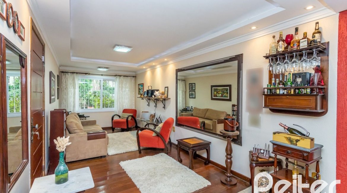 Casa em Condomínio à venda com 208m², 3 dormitórios, 1 suíte, 2 vagas, no bairro Tristeza em PORTO ALEGRE